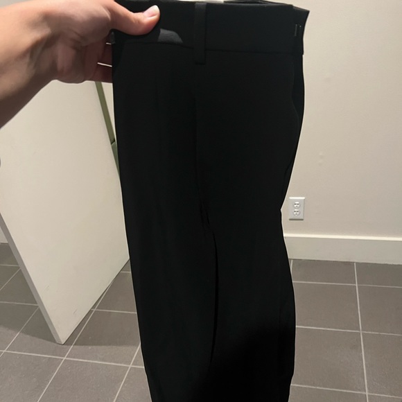 Brand new Uniqlo pleated wide pants- new without tags - Picture 2 of 3